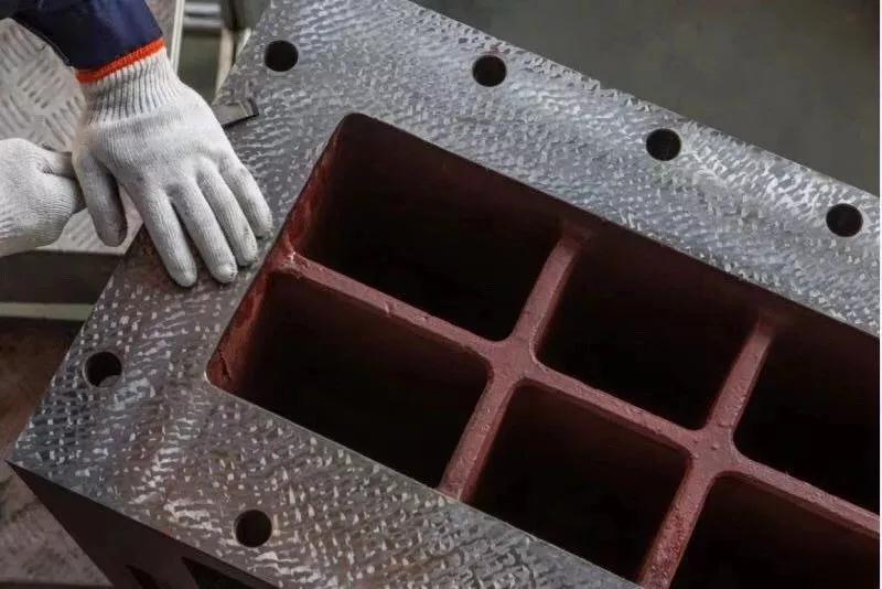 <a href=http://www.solarson.cn/ target=_blank class=infotextkey>導軌</a>鏟花.jpg